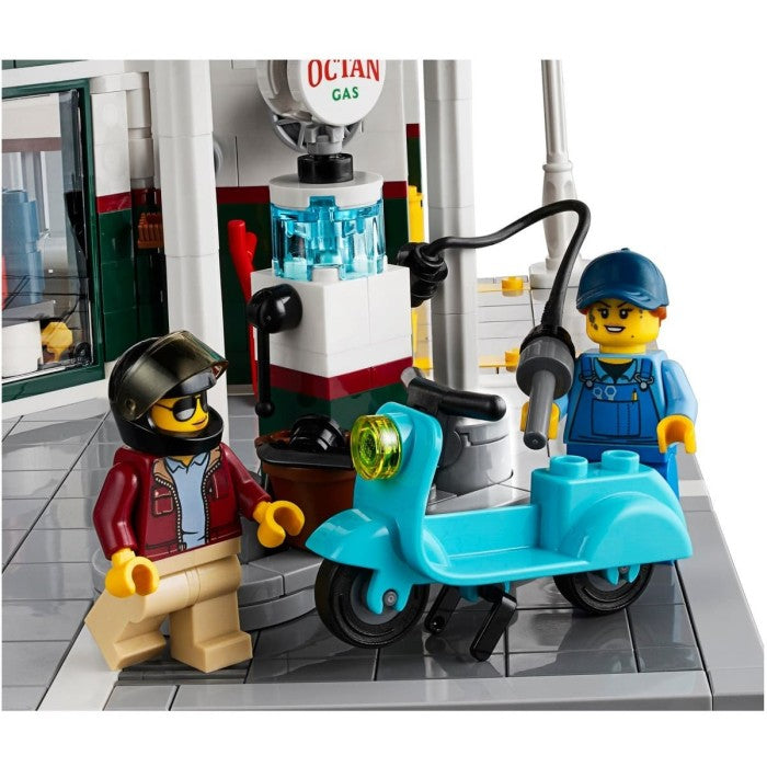LEGO Creator 10264 Corner Garage Exclusive