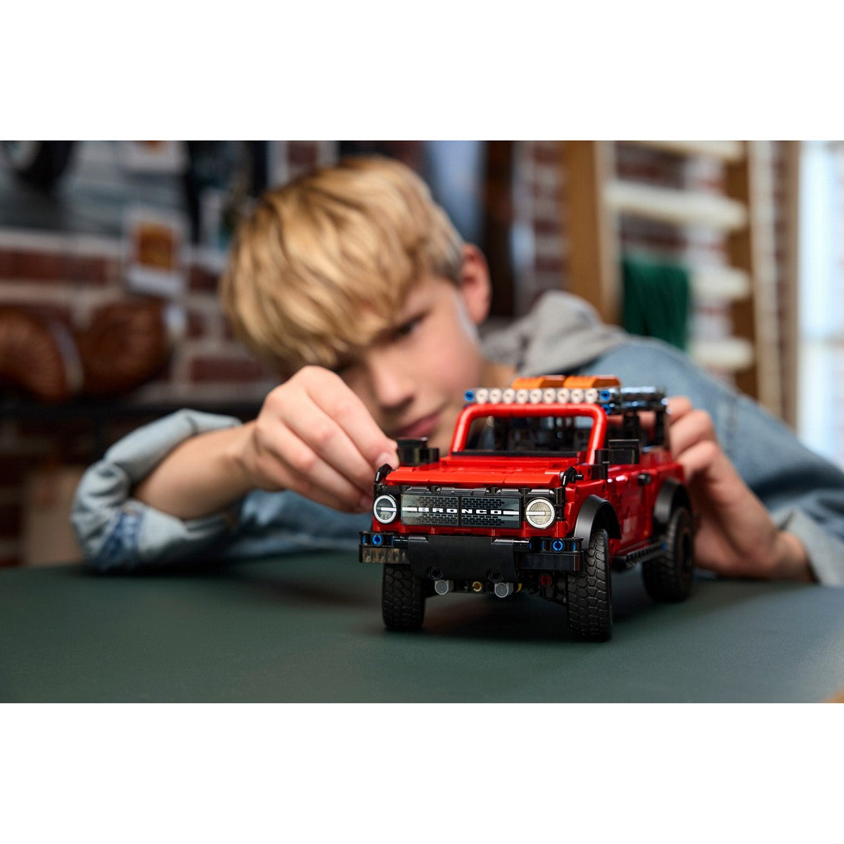 LEGO Technic 42213 Ford Bronco SUV