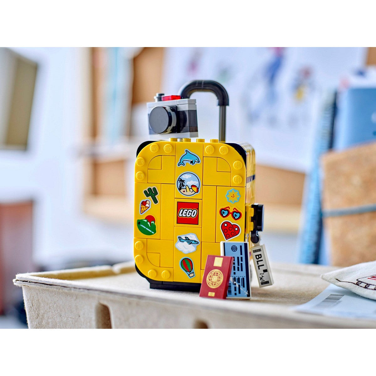 LEGO Seasonal 40817 Yellow Travel Suitcase