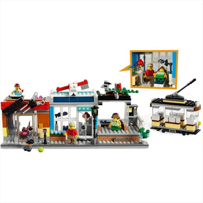 LEGO Creator 31097 Townhouse Pet Shop and Cafe