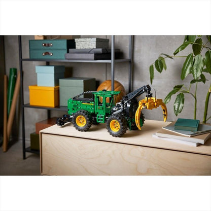LEGO Technic 42157 John Deere 948L-II Skidder