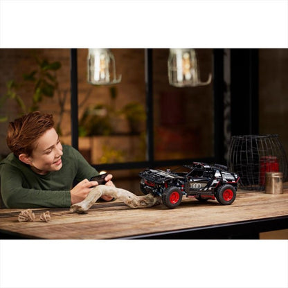 LEGO Technic 42160 Audi RS Q e-tron