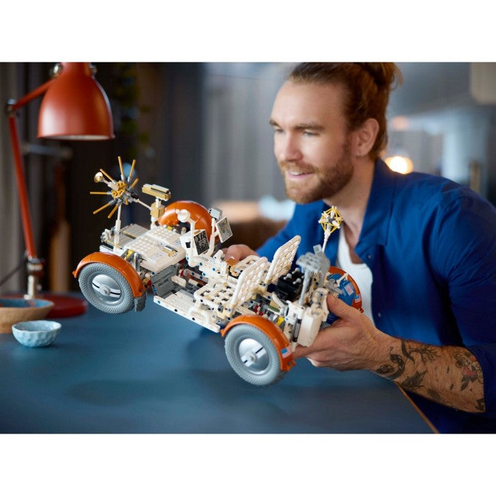 LEGO Technic 42182 NASA Apollo Lunar Roving Vehicle LRV