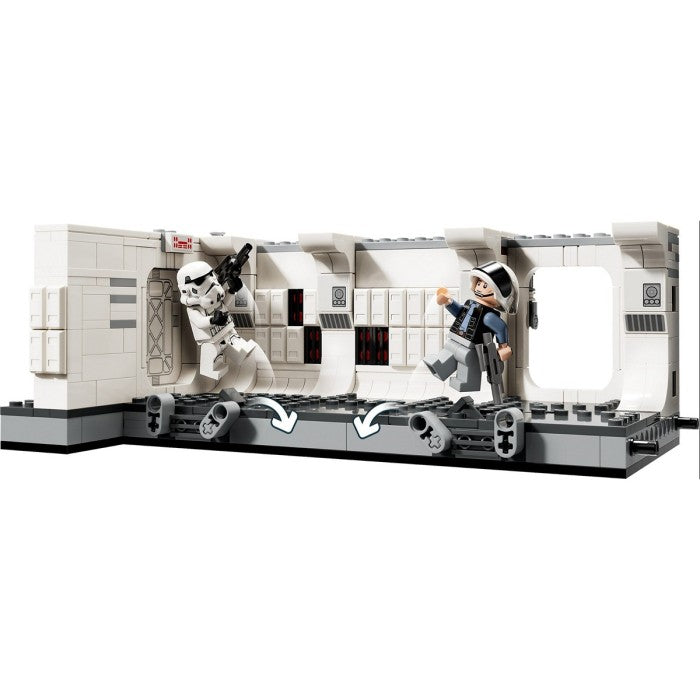 LEGO Star Wars 75387 Boarding the Tantive IV