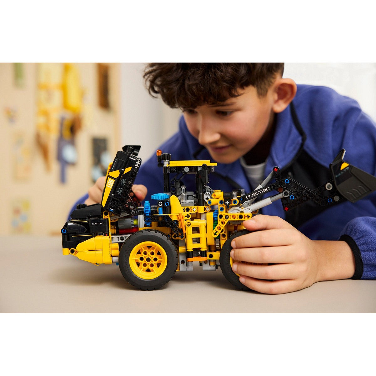LEGO Technic 42209 Volvo L120 Electric Wheel Loader