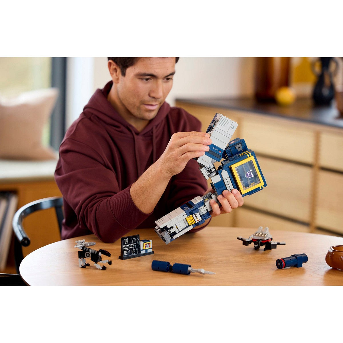 LEGO Icons 10358 Transformers Soundwave