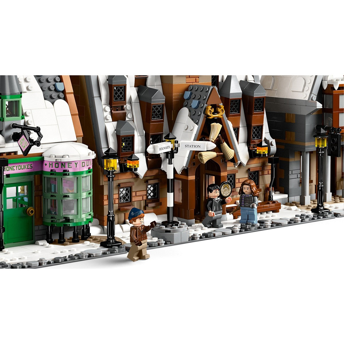 LEGO Harry Potter 76457 Hogsmeade Village Collectors Edition