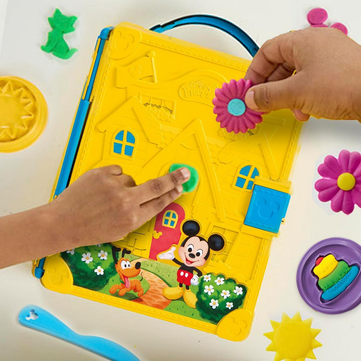 Play Doh Disney JR Shape a Story Mickey Clubhouse Hasbro G2324 Playdoh