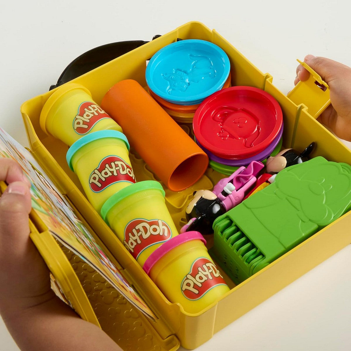 Play Doh Disney JR Shape a Story Mickey Clubhouse Hasbro G2324 Playdoh