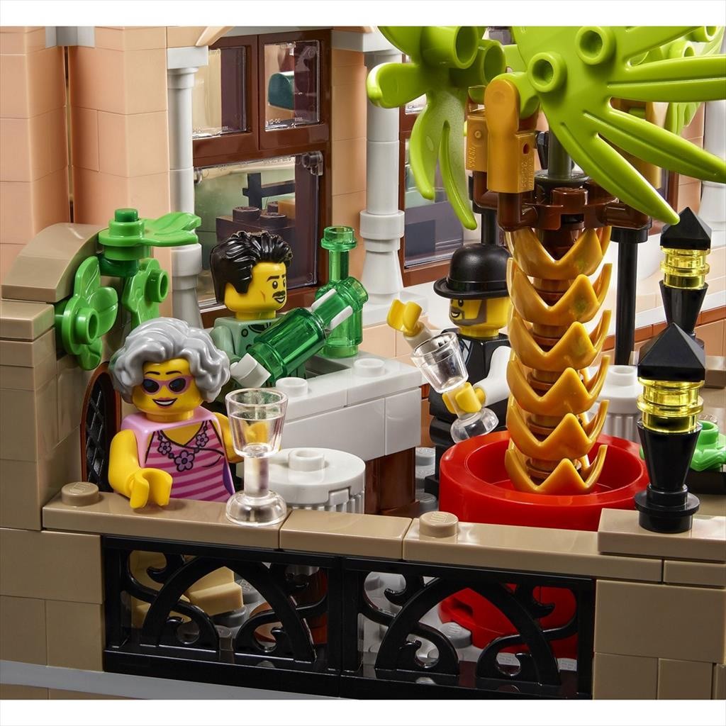 LEGO Creator Expert Exclusive  10297 Boutique Hotel